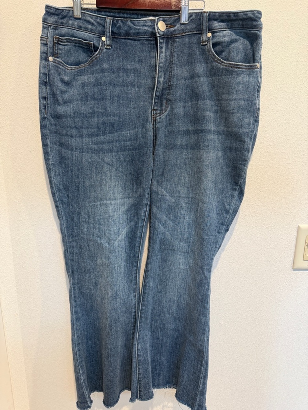 ARULA Medium Blue High-Rise Flare Jeans